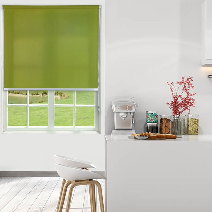 Six-step graphic instructions for roller blind installation